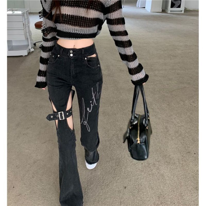 Jeans Negros Rasgados de Tiro Alto para Mujer - vista frontal con detalle rasgado en la rodilla