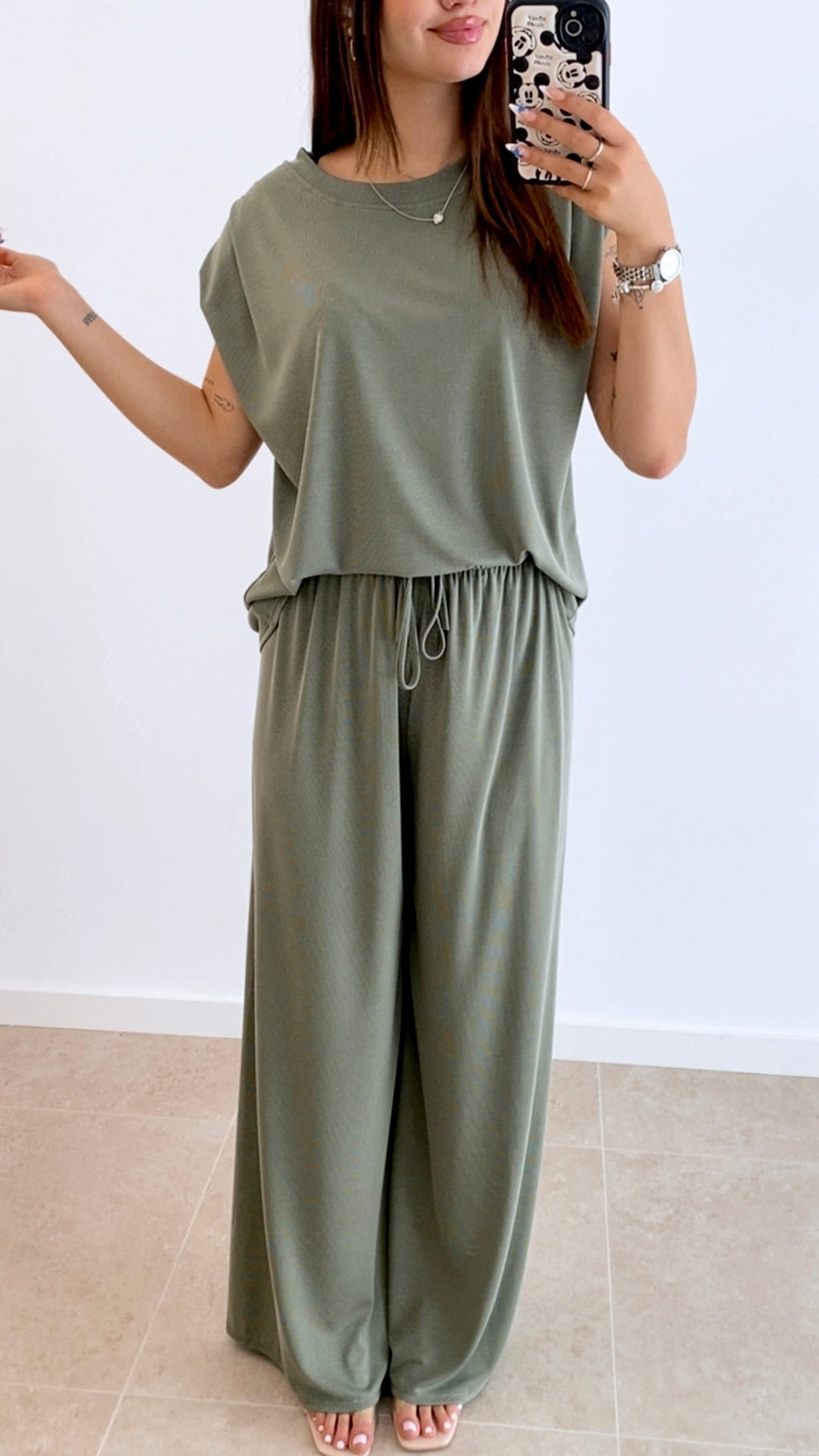 Conjunto Camiseta Hombreras y Pantalón