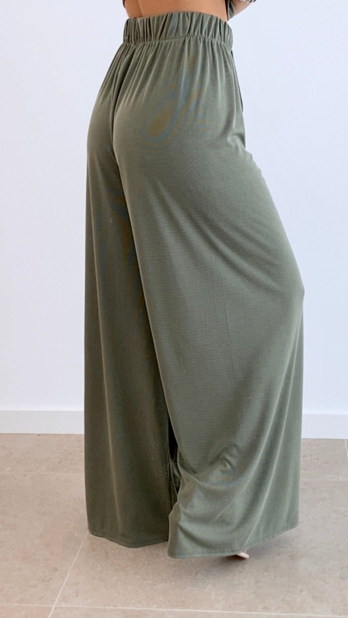 Conjunto Camiseta Hombreras y Pantalón