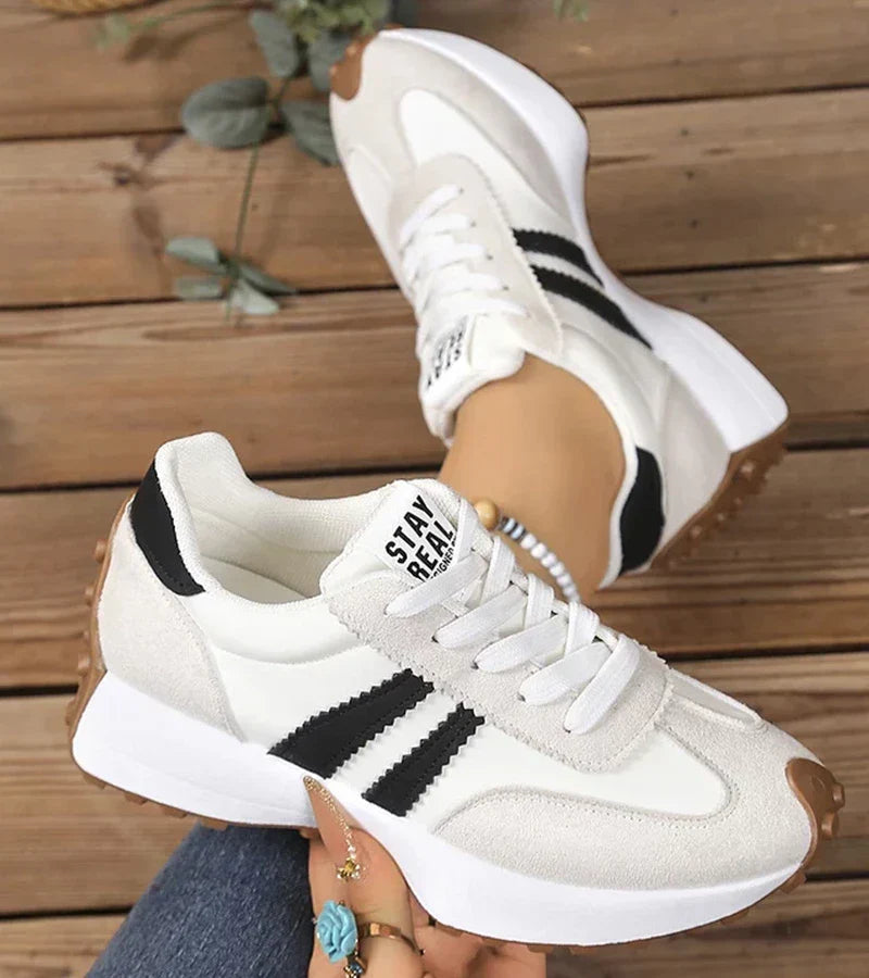 Zapatillas Elegantes de Uso Diario en color blanco