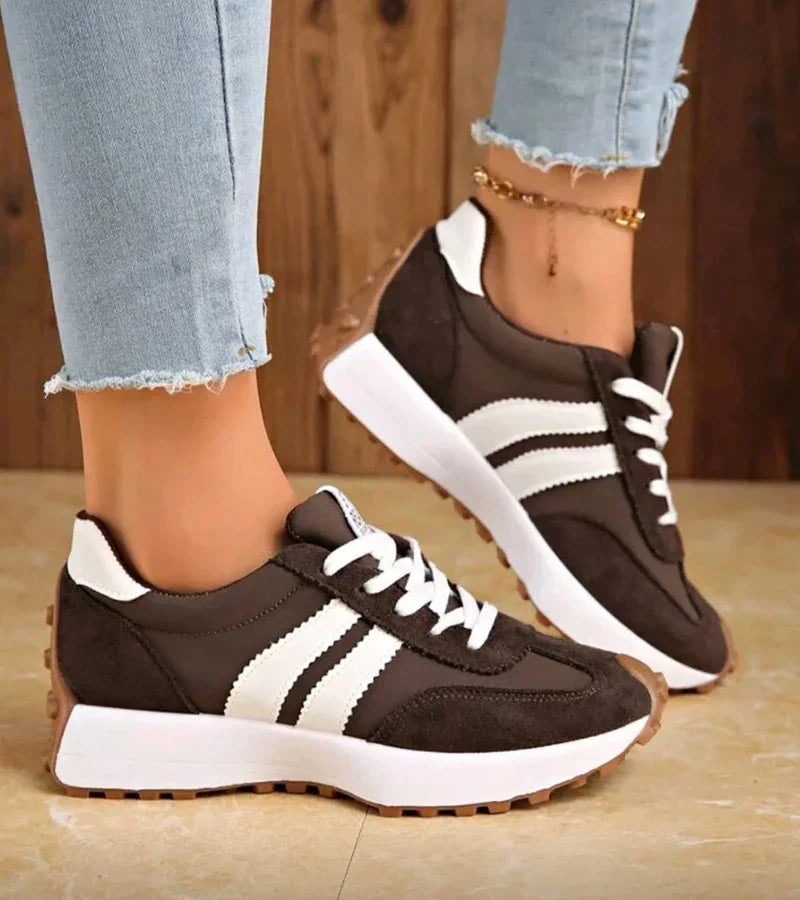 Zapatillas Elegantes de Uso Diario en color marrón oscuro