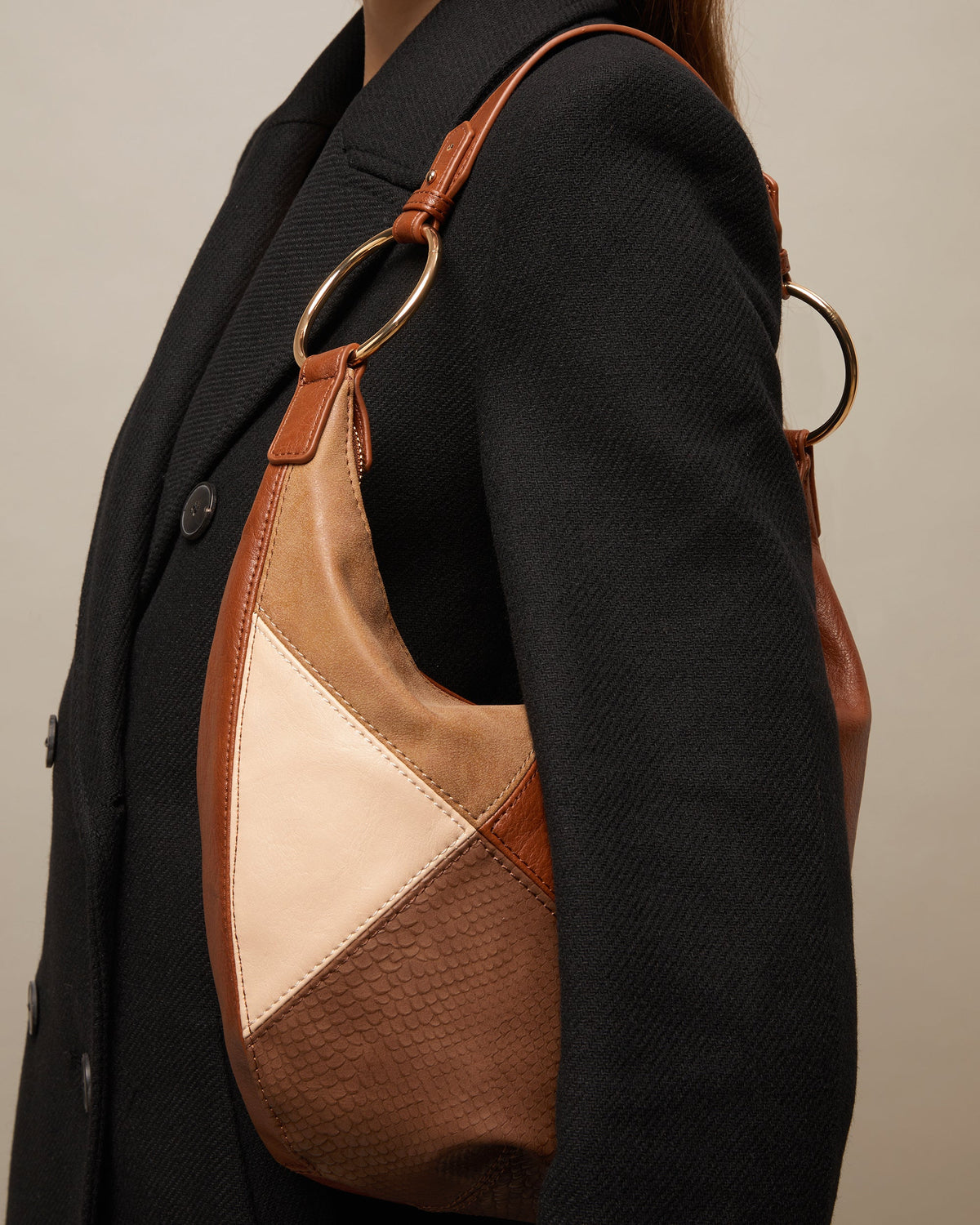 Bolso Hobo con Estampado Patchwork