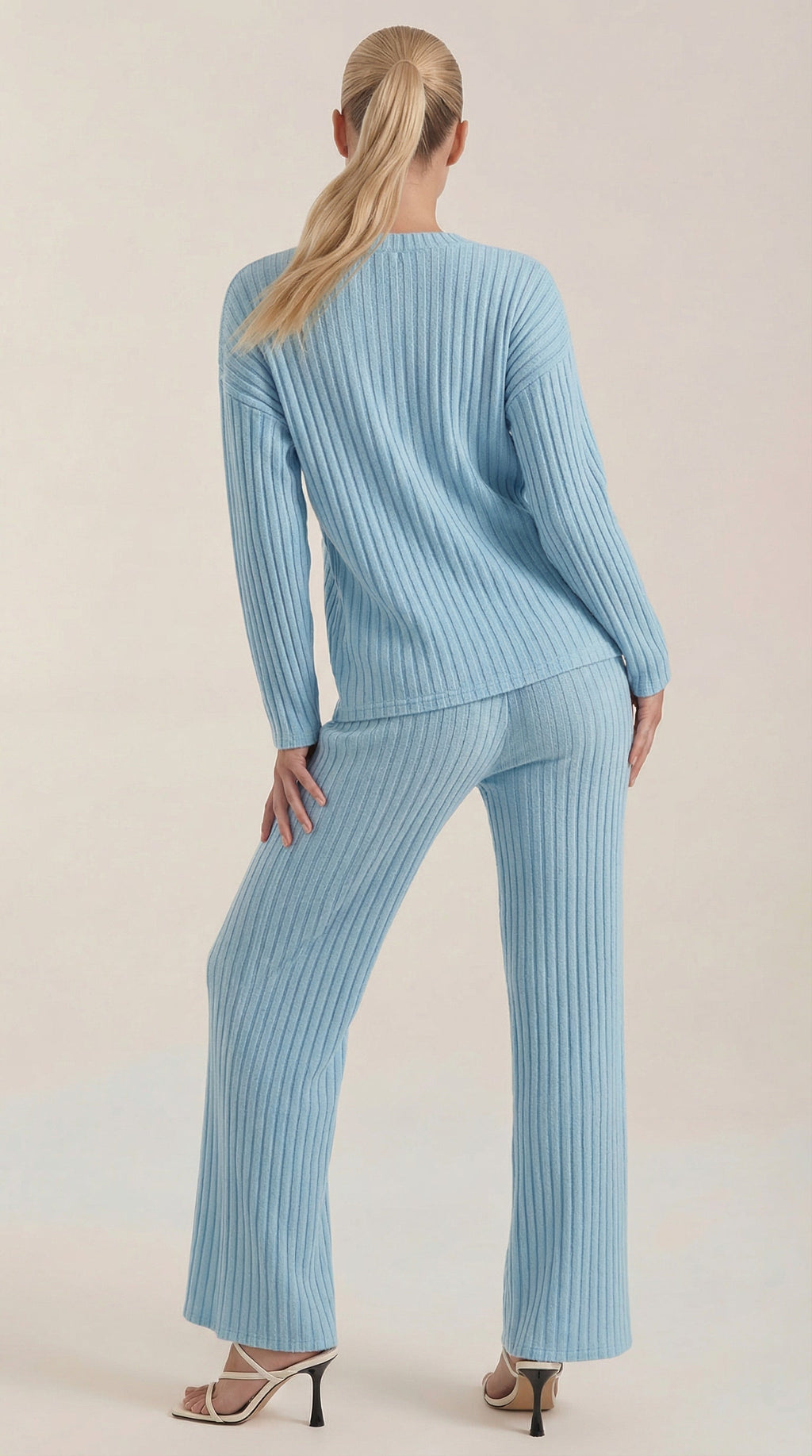 Conjunto de Punto Escote en V Mujer