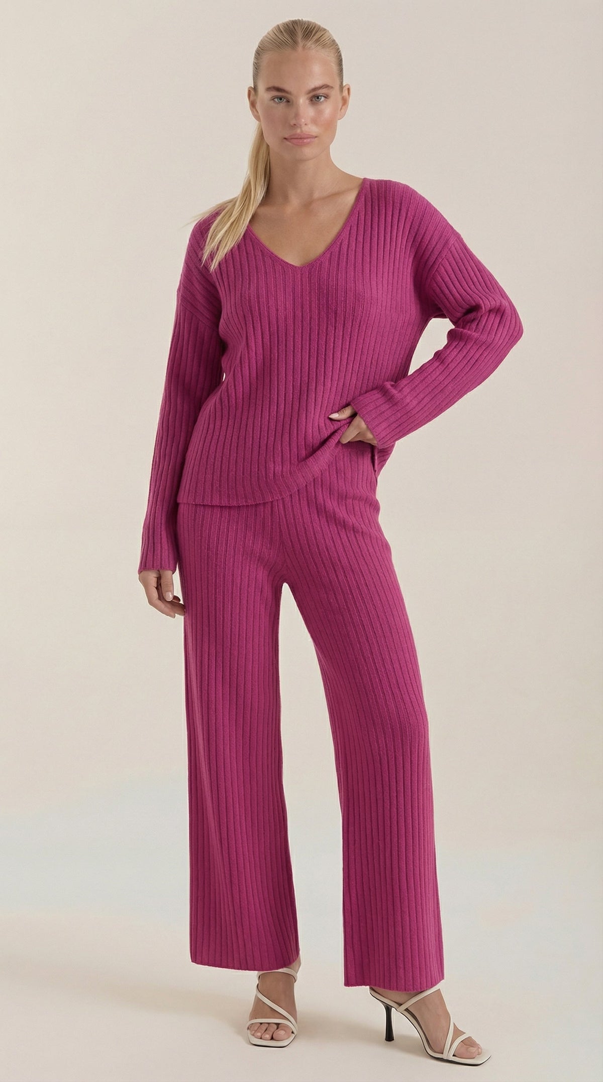Conjunto de Punto Escote en V Mujer